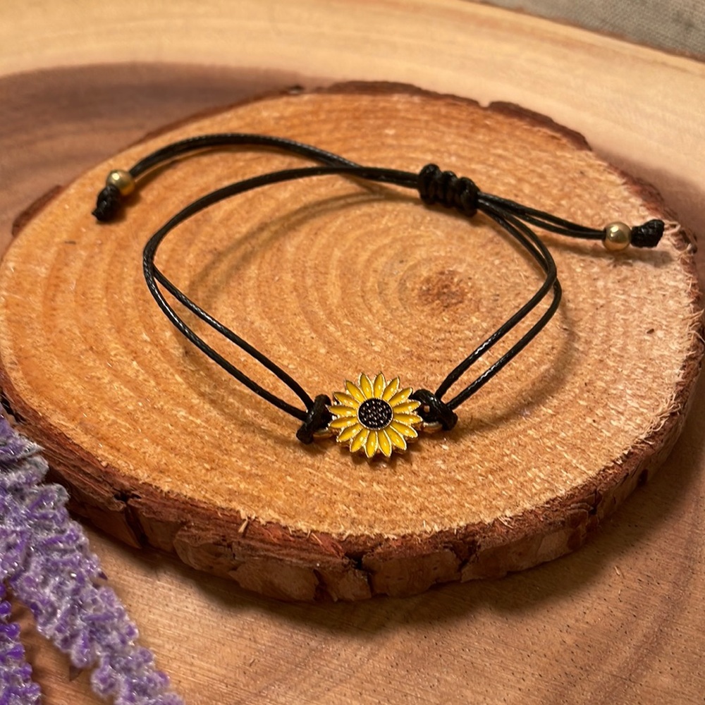 Pretty leather sunflower bracelet